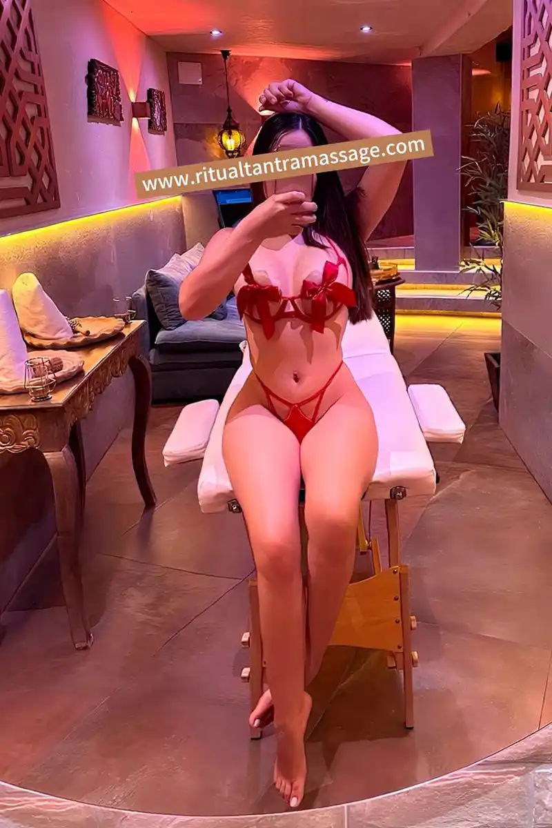 Abril-masajista-erotica-1